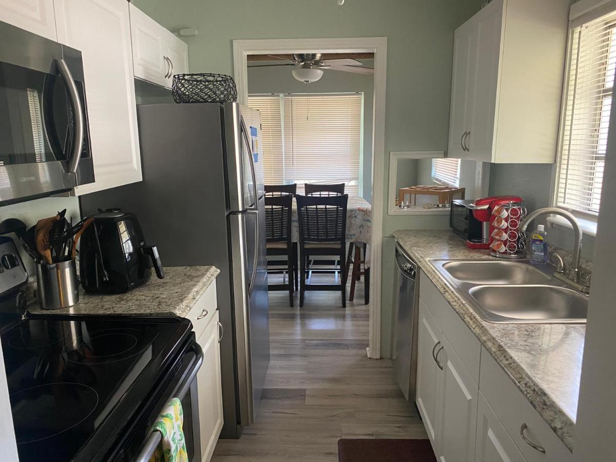 3 Bedroom House Fenced Backyard Private Patio Areas Grill Firepit Plenty Parking! Quick Access 10 Min To Beach Airport Delray West Palm Lake Worth Beach Exteriör bild