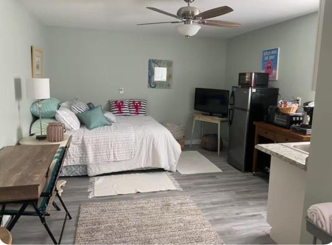3 Bedroom House Fenced Backyard Private Patio Areas Grill Firepit Plenty Parking! Quick Access 10 Min To Beach Airport Delray West Palm Lake Worth Beach Exteriör bild