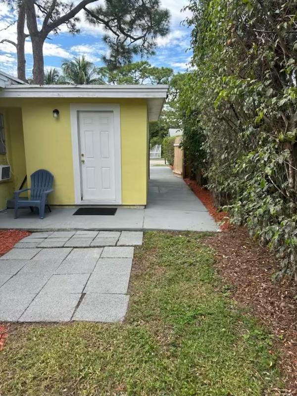 3 Bedroom House Fenced Backyard Private Patio Areas Grill Firepit Plenty Parking! Quick Access 10 Min To Beach Airport Delray West Palm Lake Worth Beach Exteriör bild