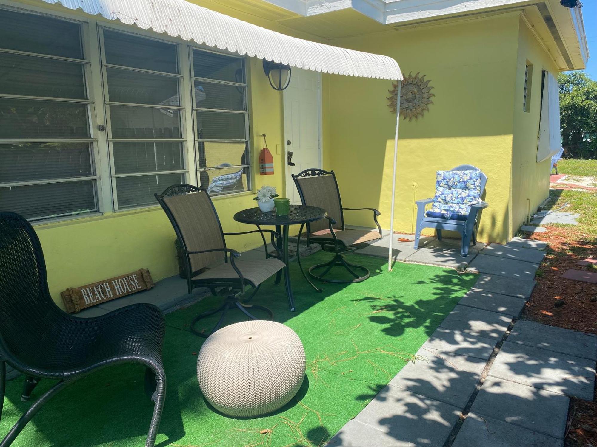 3 Bedroom House Fenced Backyard Private Patio Areas Grill Firepit Plenty Parking! Quick Access 10 Min To Beach Airport Delray West Palm Lake Worth Beach Exteriör bild