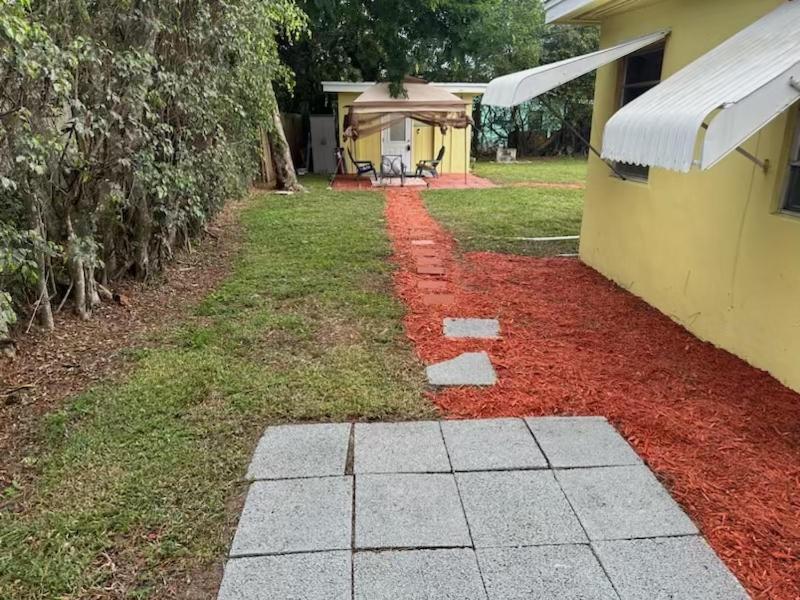 3 Bedroom House Fenced Backyard Private Patio Areas Grill Firepit Plenty Parking! Quick Access 10 Min To Beach Airport Delray West Palm Lake Worth Beach Exteriör bild